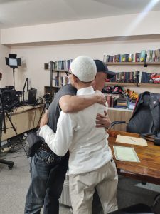 Alhamdulilah atas kemauannya sendiri Sdr MSHP telah bersyahadat di Studio Graha Mualaf Jakarta Ahad 29 Desember 2024